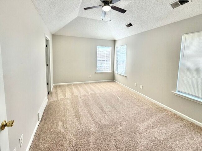 Foto del edificio - Now Leasing a 3 Bedroom 2.5 Bath Home In Cordova. Available Now.
