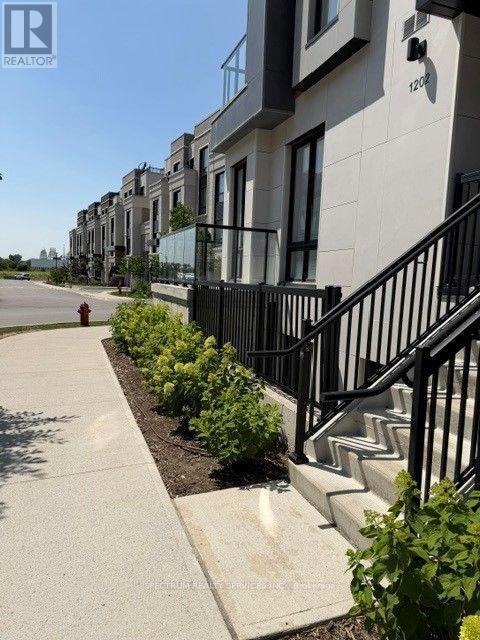 Building Photo - 10 David Eyer Rd