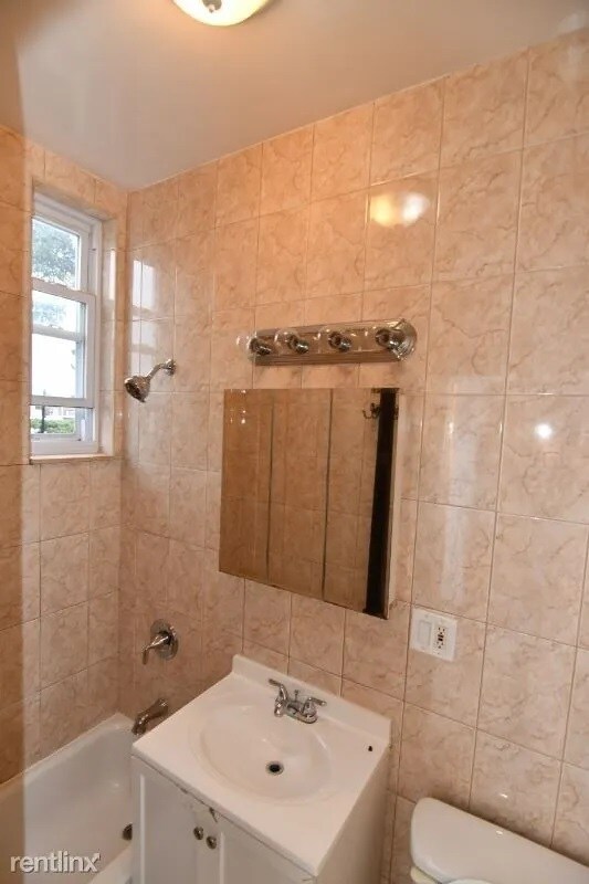 Foto del edificio - 462 Onderdonk Ave