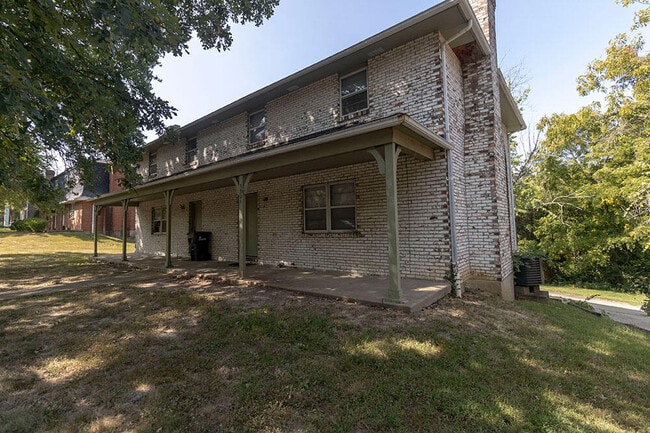 Building Photo - 3305 Belle Meade Dr