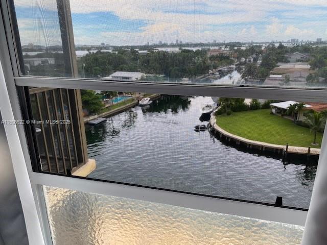 Foto del edificio - 2500 NE 135th St