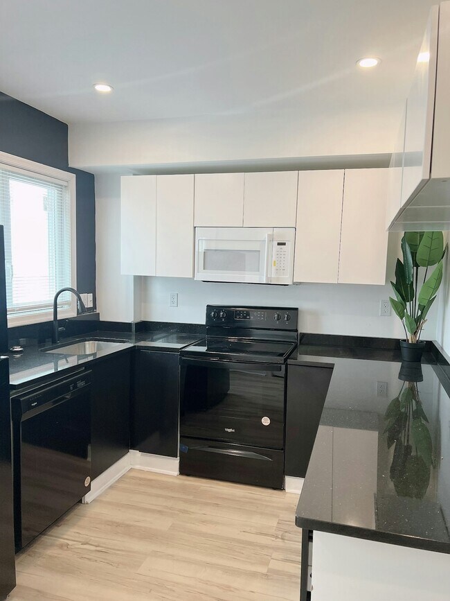 Photo - 2325 Windsor Ave House