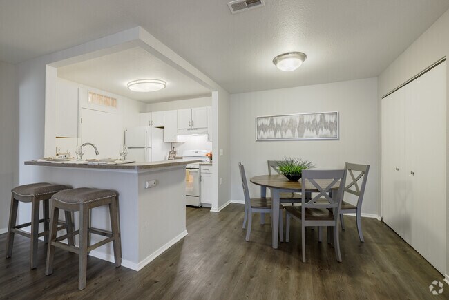 2HAB, 2BA - Área de comedor - Arbor Trails