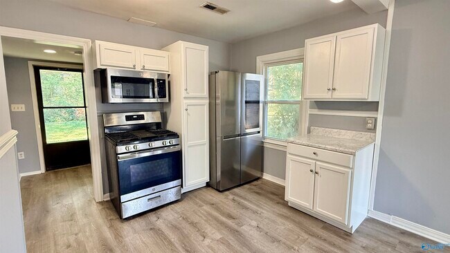 Foto del edificio - 609 10th St NW