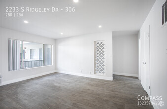 Building Photo - 2233 Ridgeley Dr