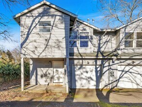 Building Photo - 4111-4115 SE 136th Ave