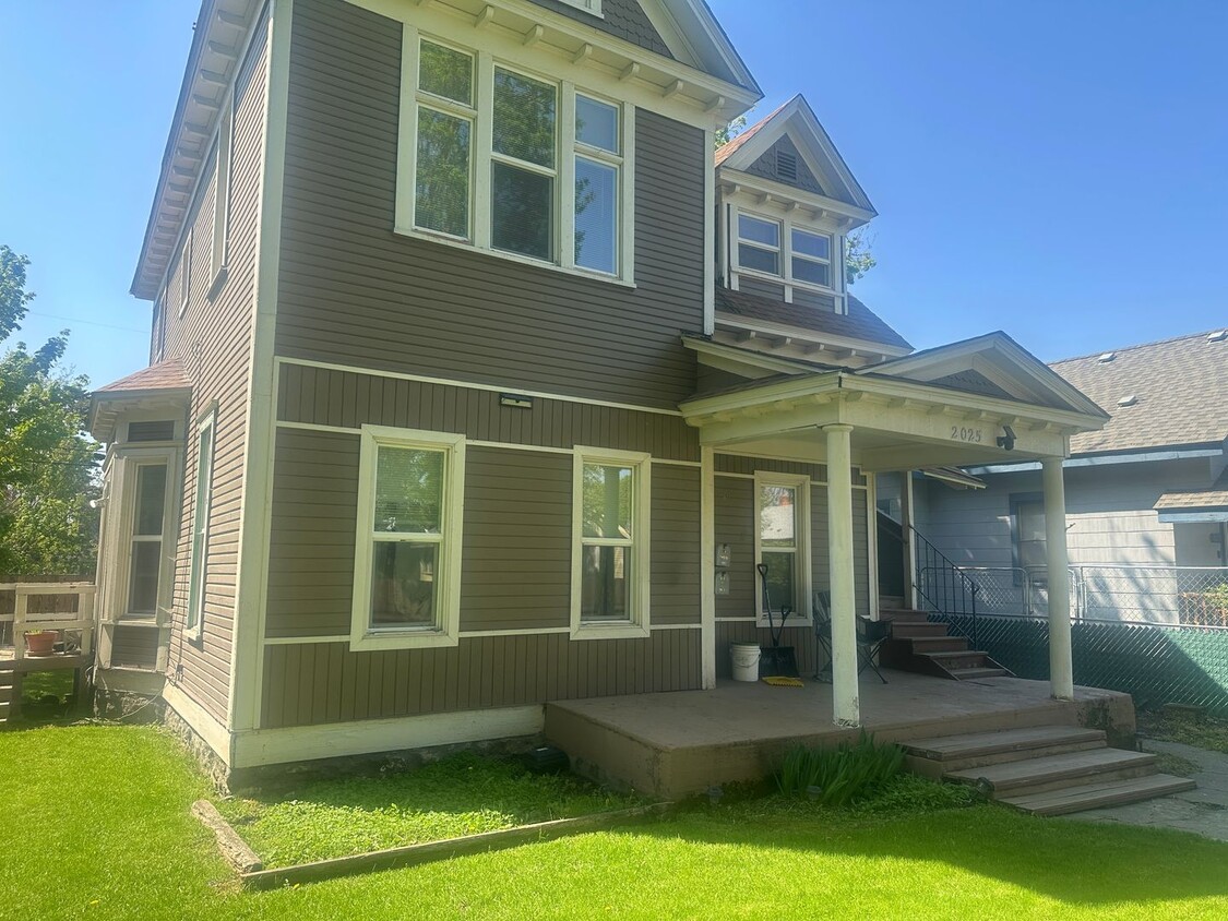 Primary Photo - 2025 W Mallon Ave