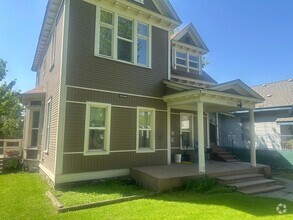 Building Photo - 2025 W Mallon Ave