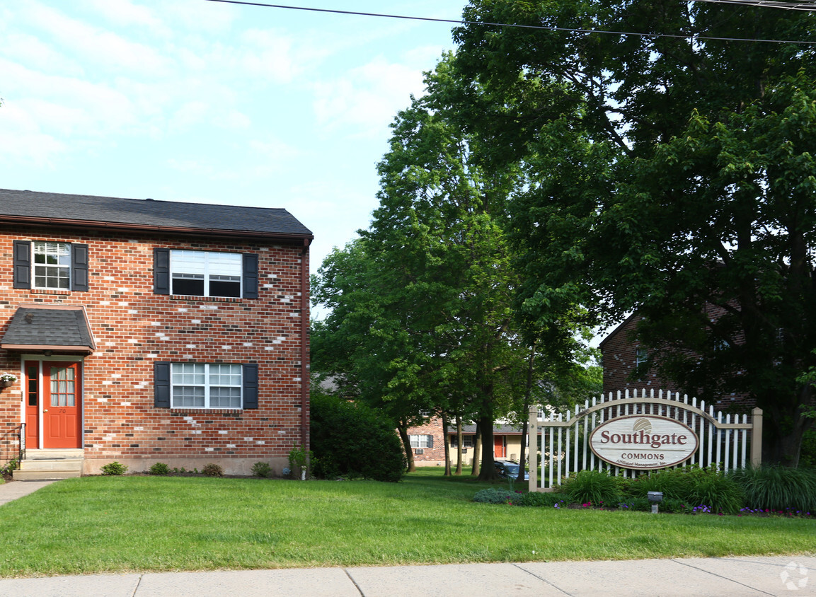 Primary Photo - Southgate Commons