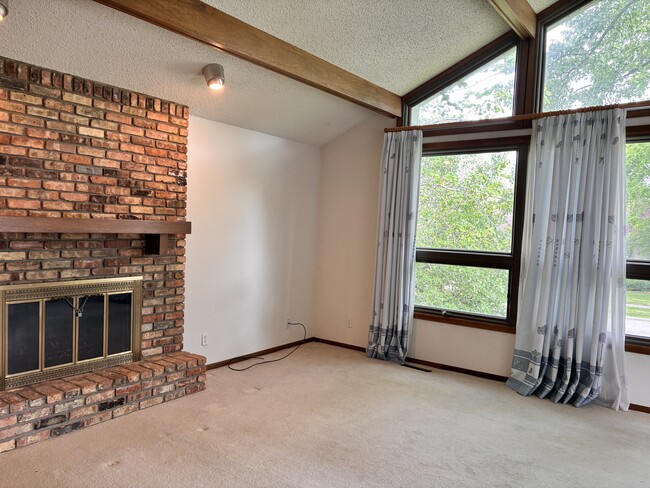 Building Photo - 2815 Monroe Dr