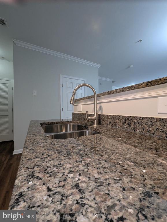Foto del edificio - 2419 Rainswood Ln