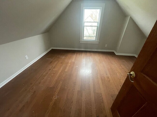 Building Photo - Section 8 Accepted!
