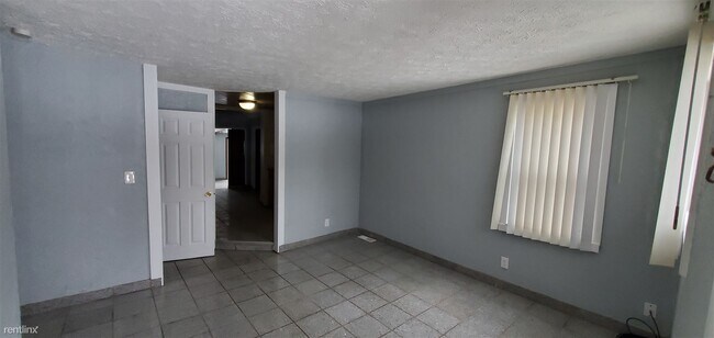 Building Photo - 3 br, 1 bath House - 13045 Saint Andrews Ave