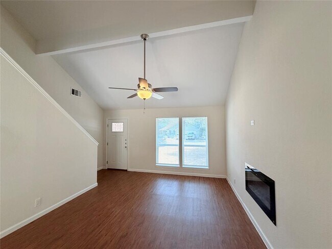 Foto del edificio - 1605 Parkwood Dr
