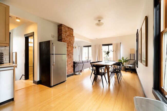 Foto del edificio - 2319 NW Raleigh St