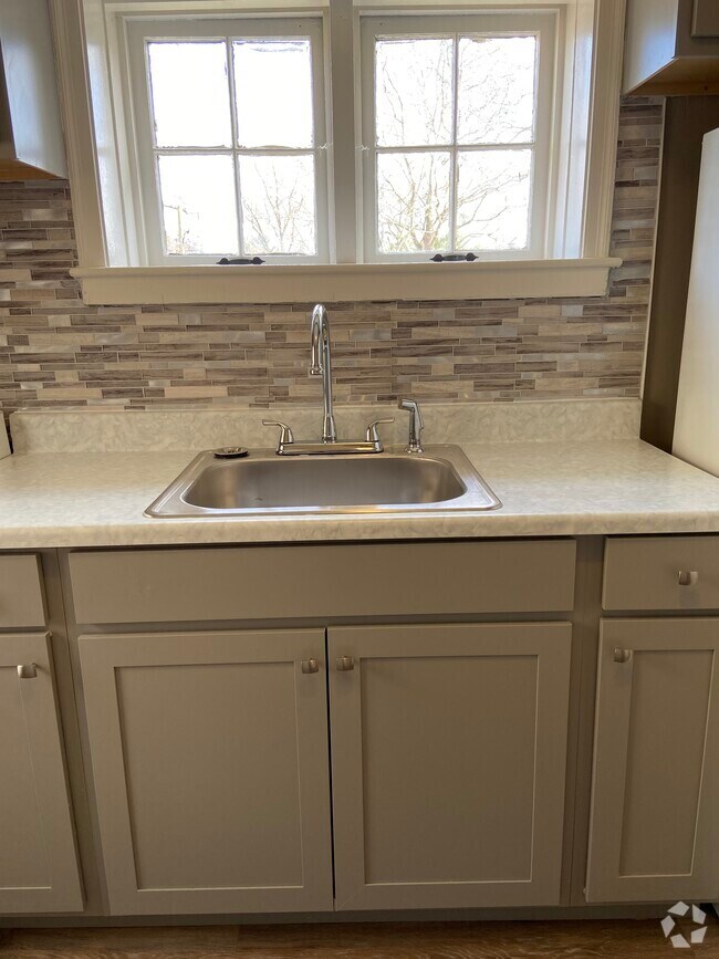 Campfield Gardens Apartments under 800 Baltimore, MD 1 Rentals