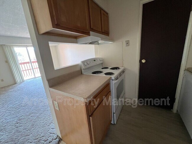 Building Photo - 1300 E H St