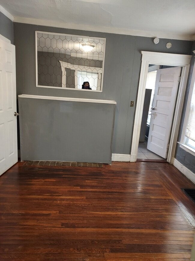 Building Photo - 339 Shelton Ave