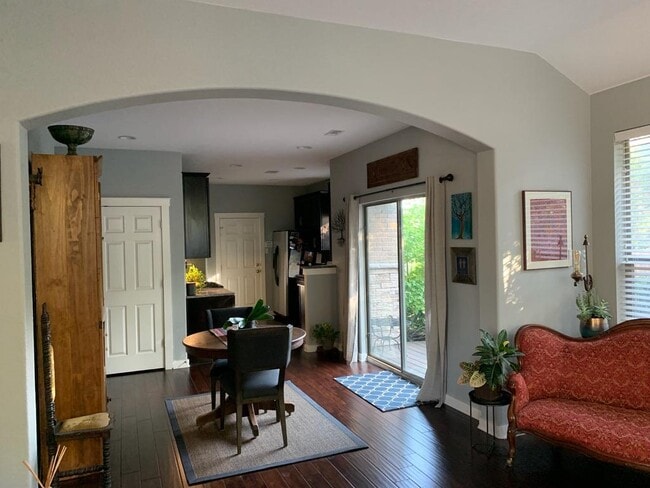 Building Photo - 2606 Del Curto Rd