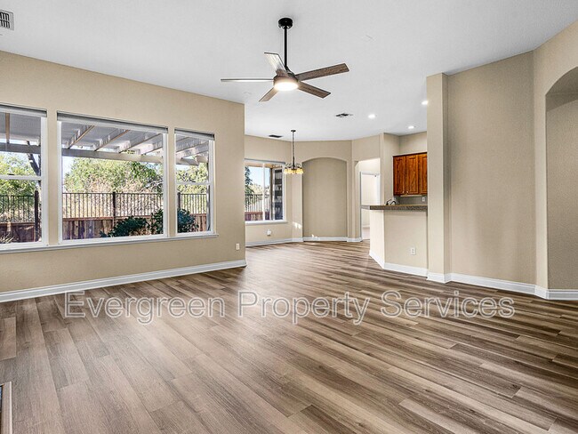 Foto del edificio - 12021 Gold Pointe Ln
