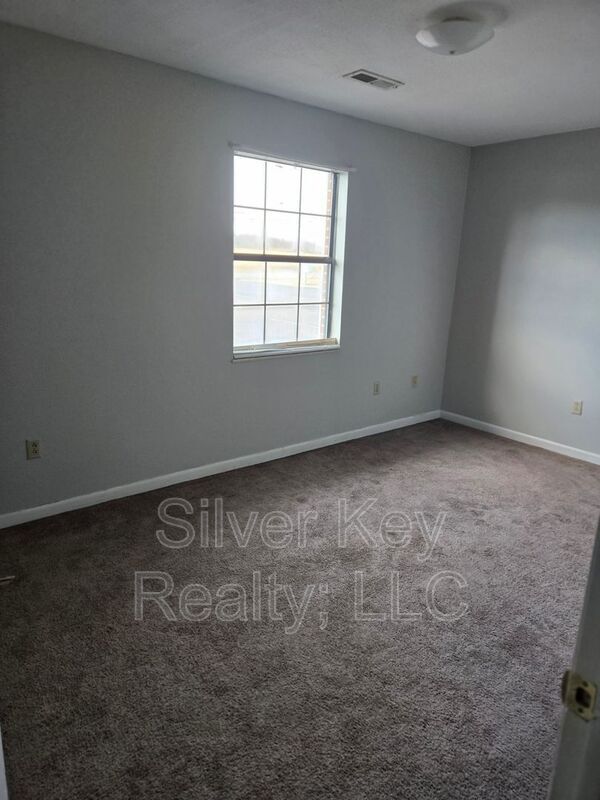 Foto del edificio - 823 Englewood Rd