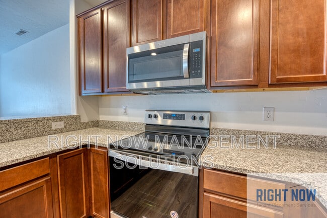 Building Photo - 5505 E Bollo St