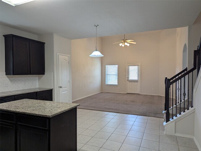 Foto del edificio - 13319 Lansdown St