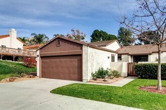 Building Photo - 2095 Golden Cir Dr