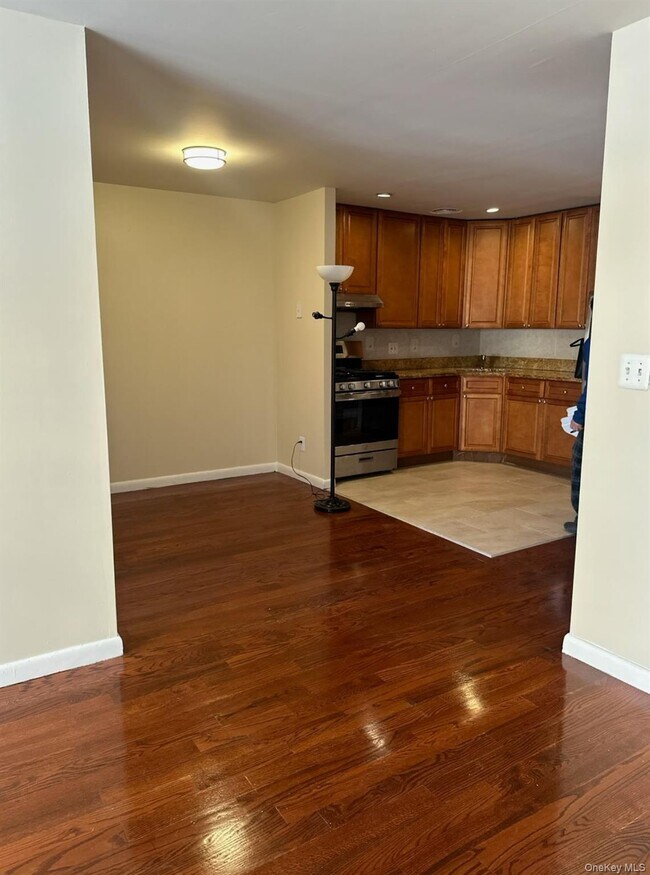 Foto del edificio - 858 E 175th St