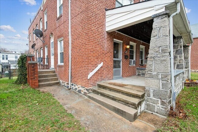 Building Photo - 4007 Biddison Ln
