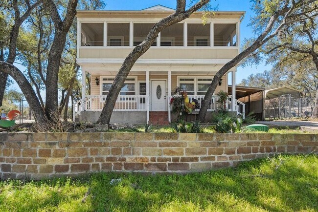 Foto del edificio - 2033 Lakeview Dr