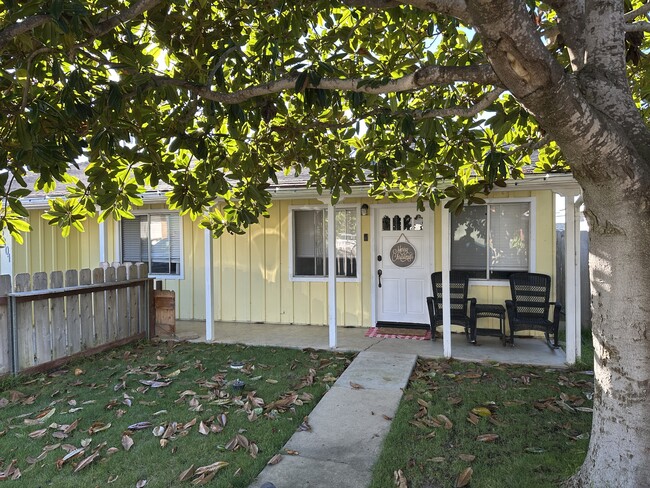 Building Photo - 2101 Sunset Ave