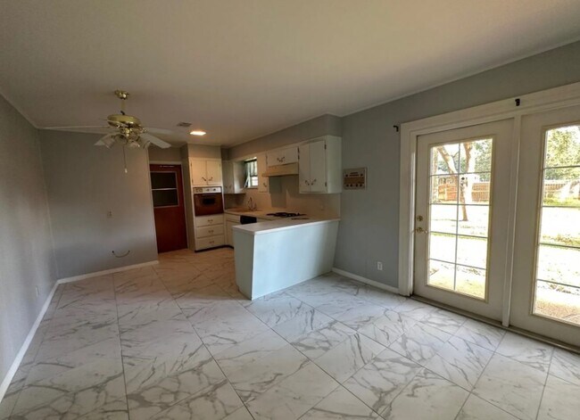 Foto del edificio - 1707 Ave E