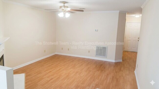 Foto del edificio - 1017 Nod St