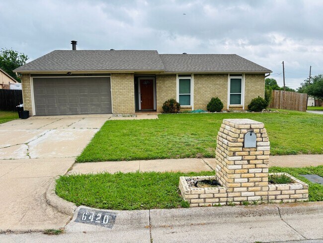 Building Photo - Charming home for lease in the heart of North Richland Hills!