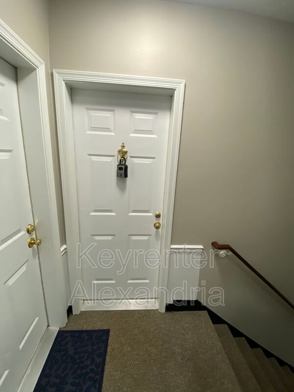 Building Photo - 1810 Key Blvd