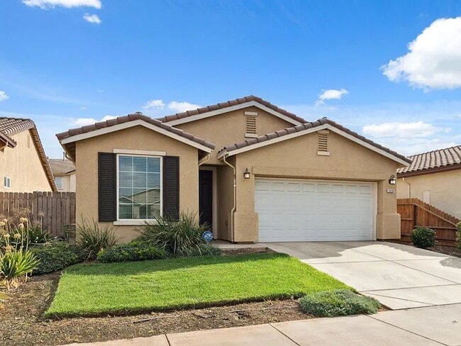 Building Photo - REDUCED!!! Lovely 3 Bedroom, 2 Bath Home For Rent