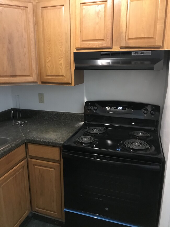 new range - 743 N Hamilton St