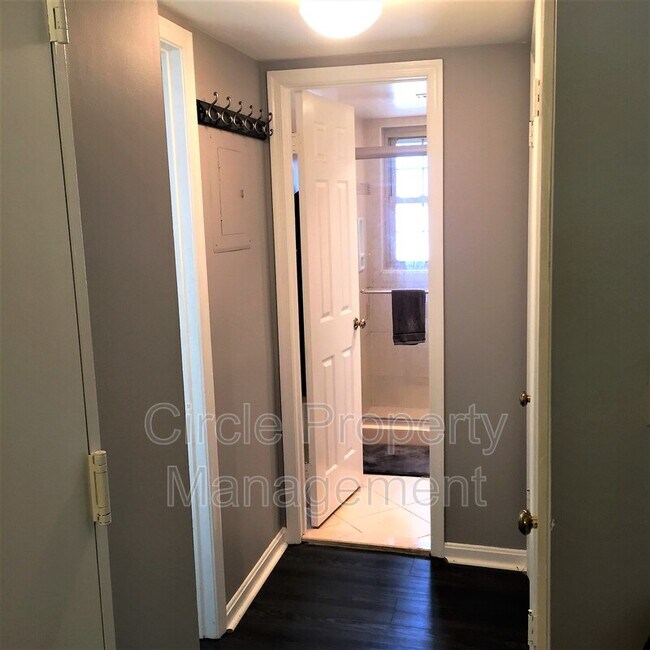 Foto del edificio - 1413 E Abingdon Dr