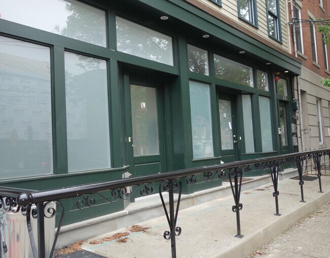 Foto del edificio - 118 Coles St