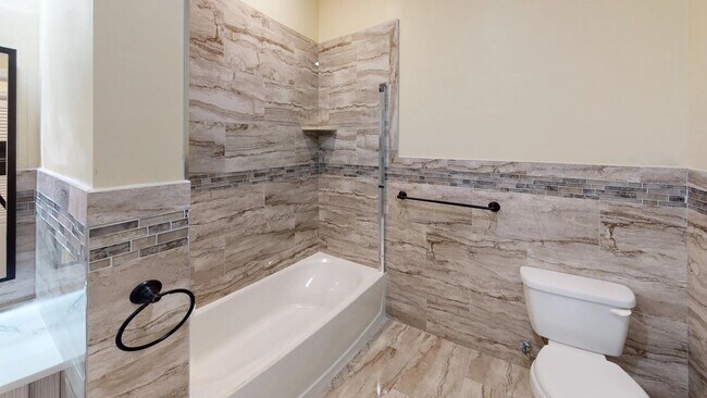 Foto del edificio - 680 Grand St