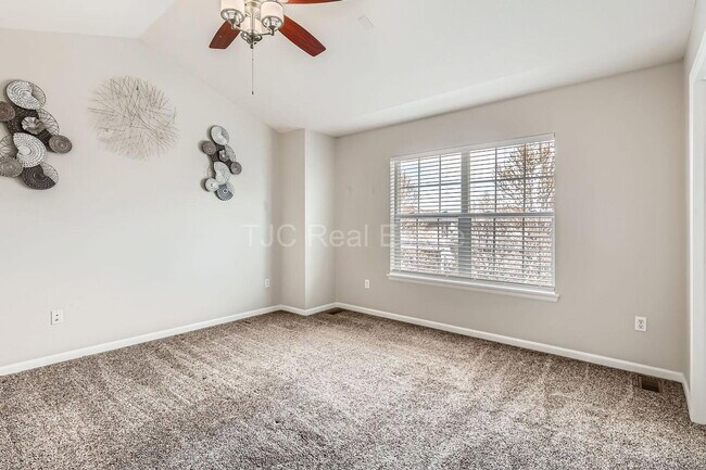 Building Photo - 2241 Valentia St