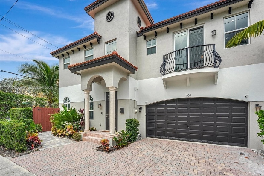 Foto principal - 407 SW 17th St