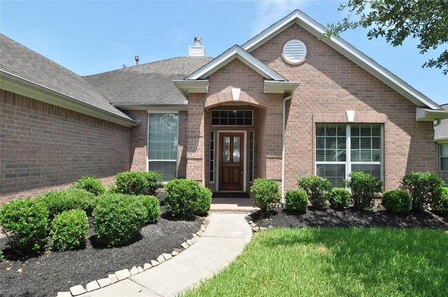 Foto del edificio - 2401 Shorebrook Dr