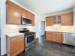 Building Photo - 156 Homes Ave