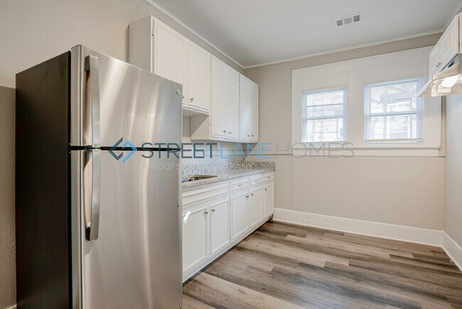 Foto del edificio - NOW OFFERING $250 OFF FIRST FULL MONTH IF ...