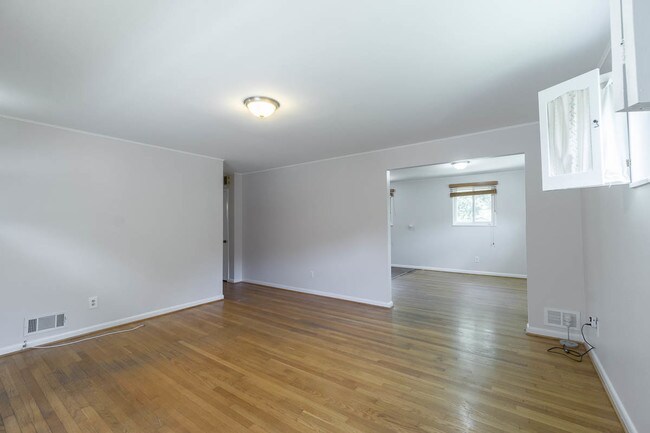 Foto del edificio - 11304 Ashley Dr