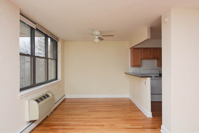 Foto del edificio - 1329 N Dearborn St