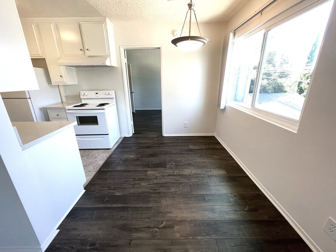 Foto principal - 11755 National Blvd