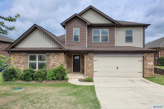 Foto principal - 217 Maggie Mance Ln